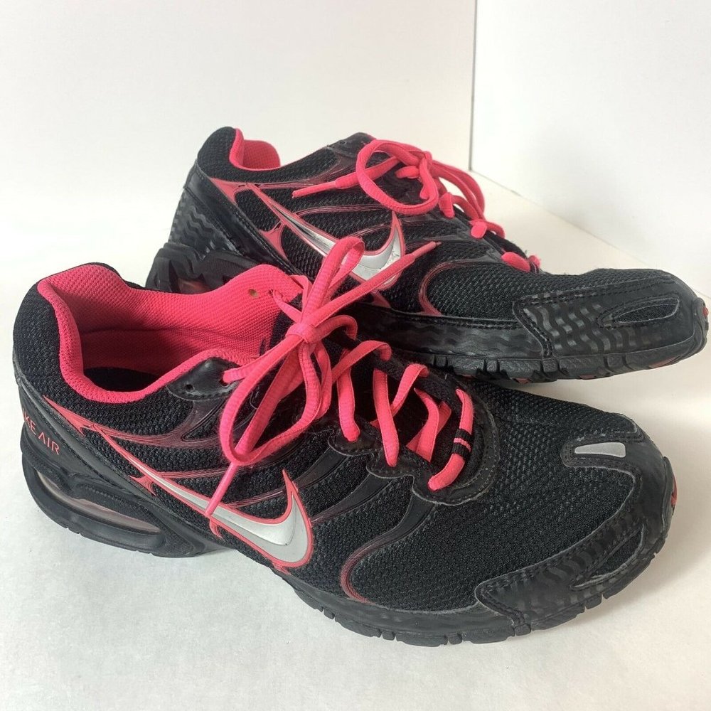 Nike Max Air Torch 4 Women’s Shoes 10 Black Pink Accents Laces Athletic Sneakers